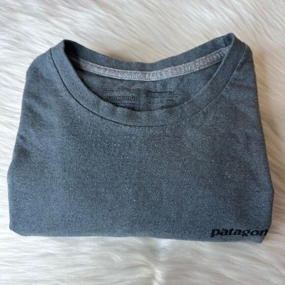 Patagonia Men P6 Logo Responsibili Tee T-Shirt Grey PlumeSize XXL - Picture 10 of 10